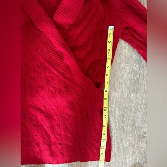 Saks Fifth Avenue . 100% CASHMERE . faux wrap v-neck cable knit red sweater - Picture 6 of 6
